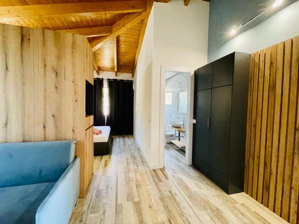 Vlorë Adriatik Hotel מראה חיצוני תמונה