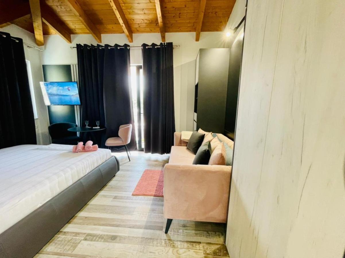 Vlorë Adriatik Hotel מראה חיצוני תמונה