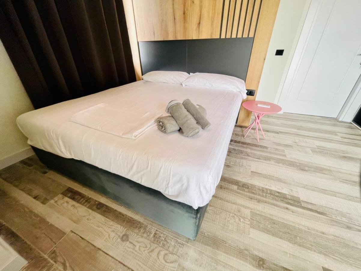 Vlorë Adriatik Hotel מראה חיצוני תמונה
