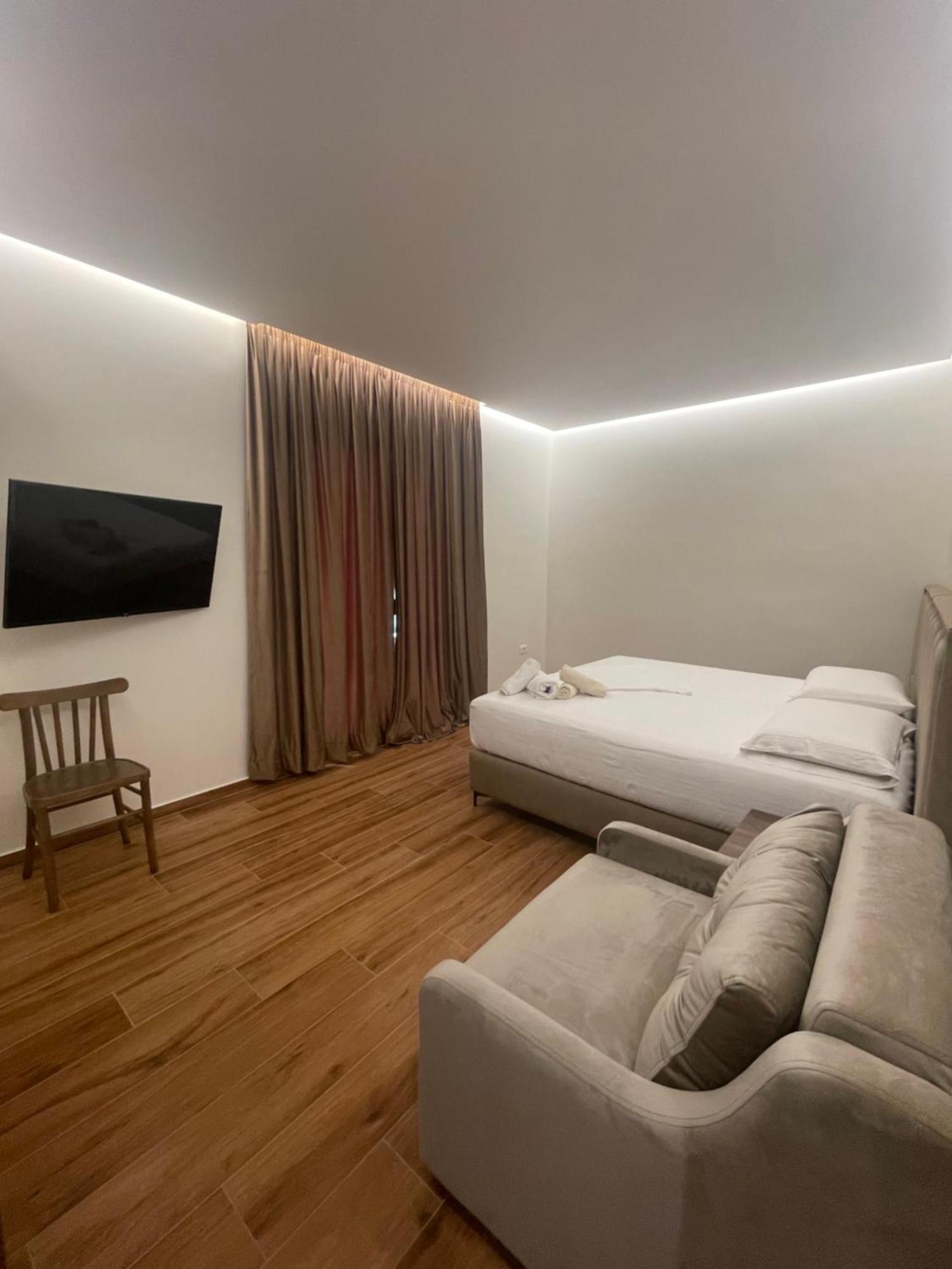 Vlorë Adriatik Hotel מראה חיצוני תמונה